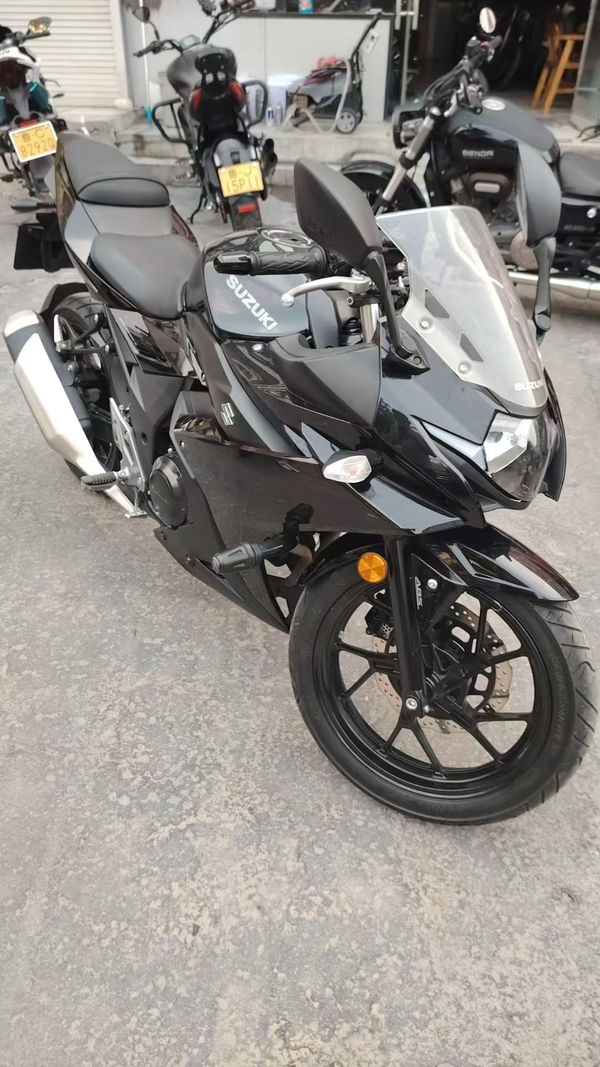 二手豪爵铃木GSX250R