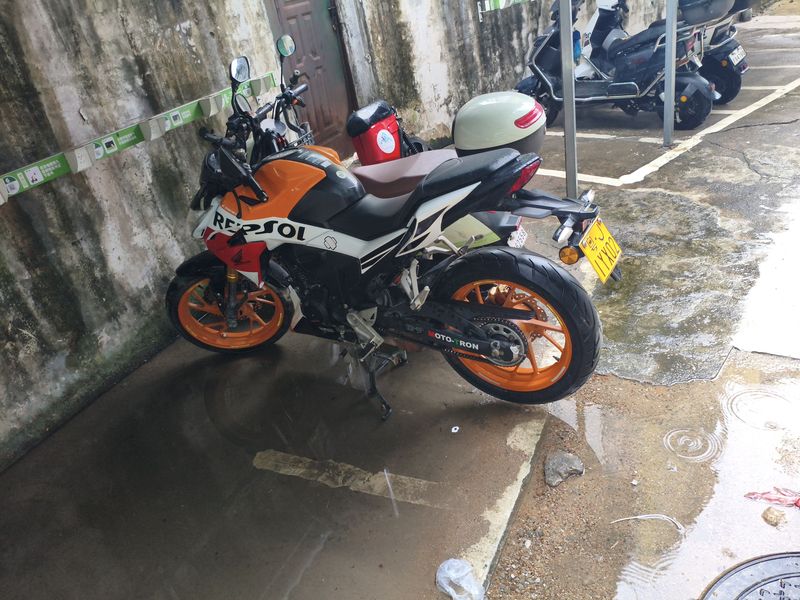 二手五羊本田CB190R 暴锋眼