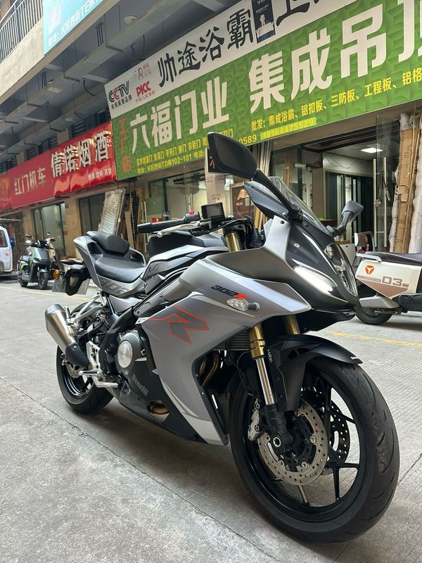 二手贝纳利龙卷风 Tornado 302R