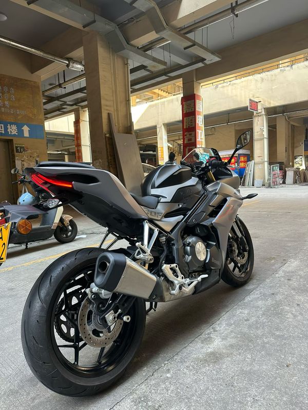 二手贝纳利龙卷风 Tornado 302R