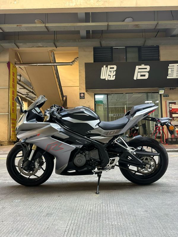 二手贝纳利龙卷风 Tornado 302R