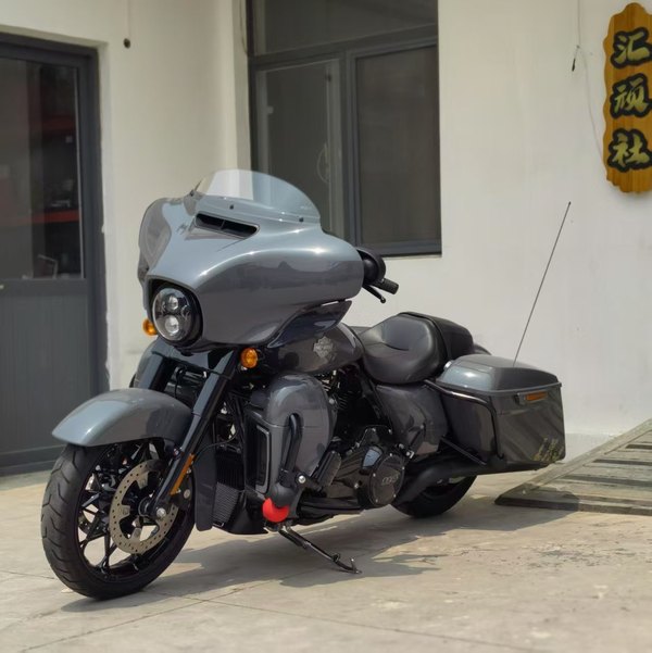 二手哈雷戴维森大道滑翔 Street Glide