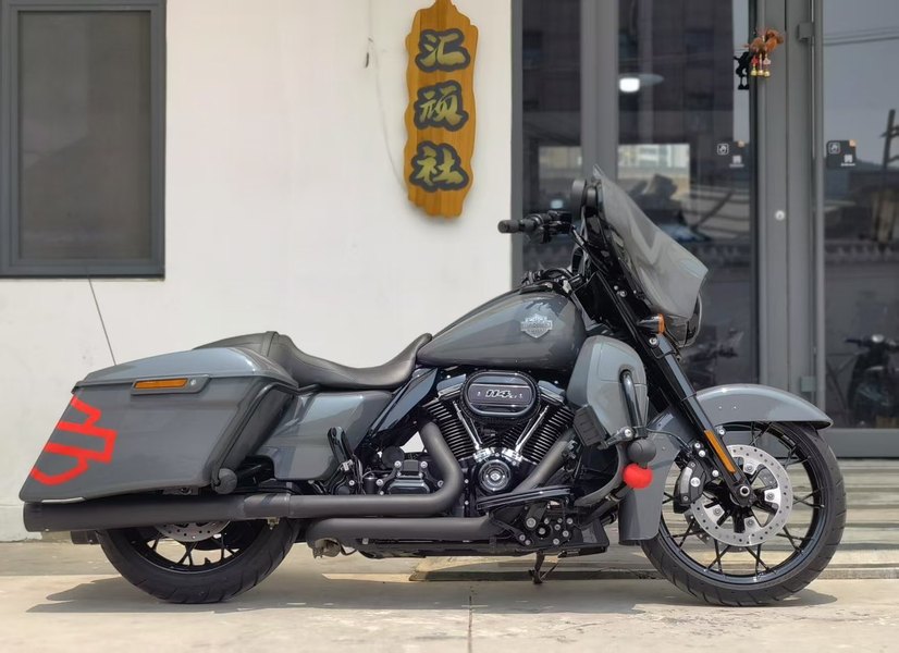 二手哈雷戴维森大道滑翔 Street Glide