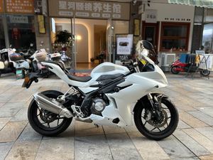 二手贝纳利龙卷风 Tornado 302R