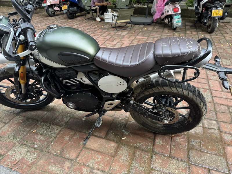 二手凯旋Scrambler 400 X