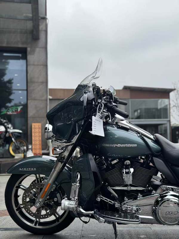 二手哈雷戴维森旗舰滑翔  Limited
