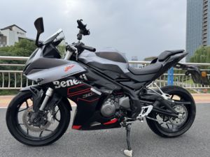 二手贝纳利龙卷风 Tornado 302R