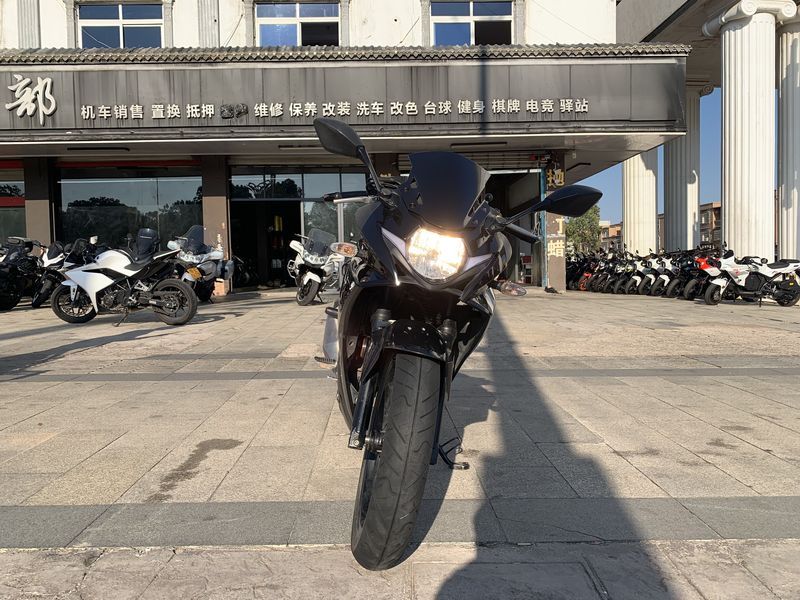 二手豪爵铃木GSX250R