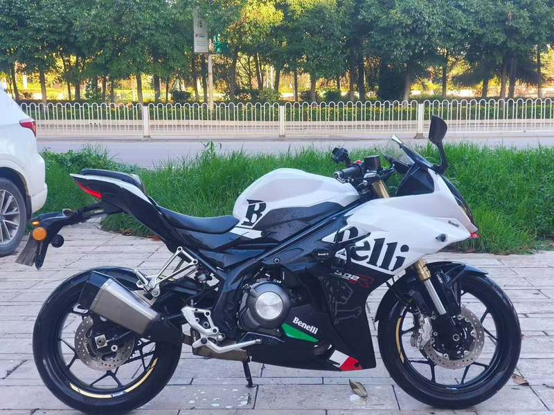 二手贝纳利龙卷风 Tornado 302R