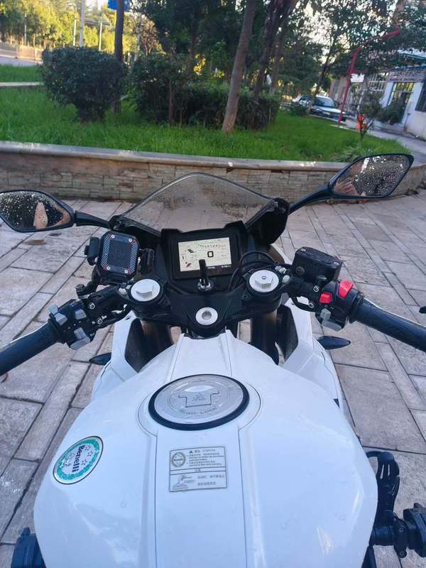 二手贝纳利龙卷风 Tornado 302R