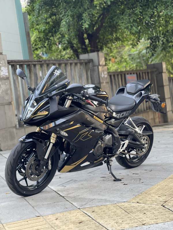 二手贝纳利龙卷风 Tornado 302R