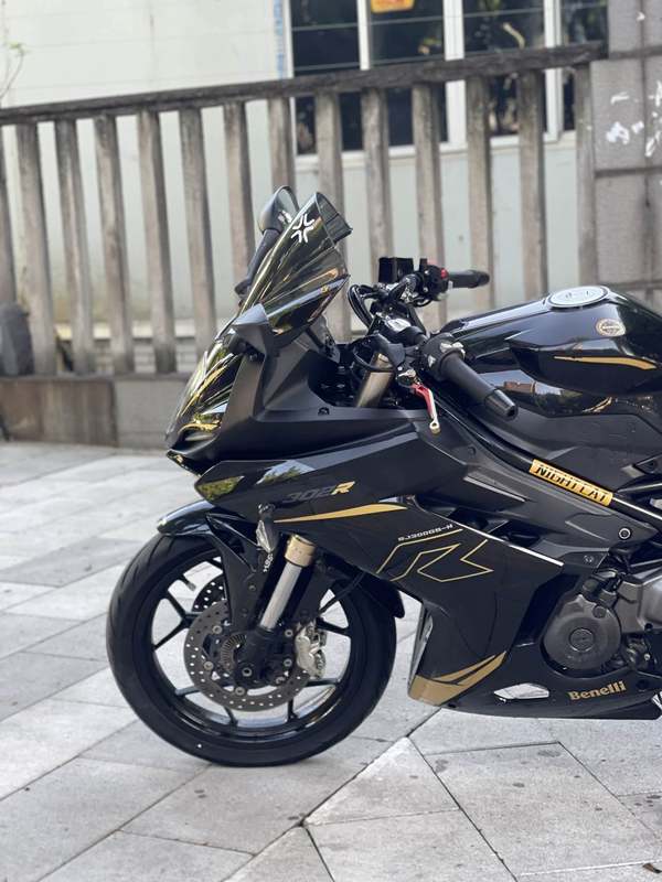 二手贝纳利龙卷风 Tornado 302R