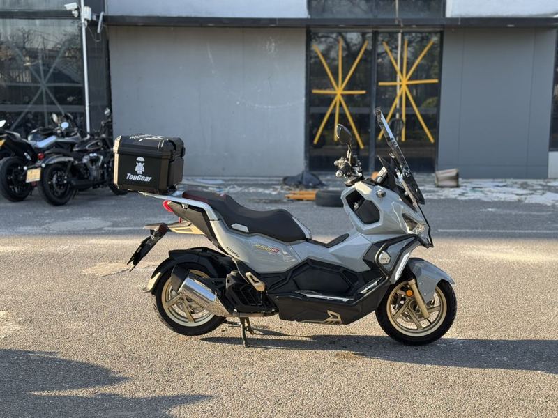 二手三阳哈士奇 Husky ADV150