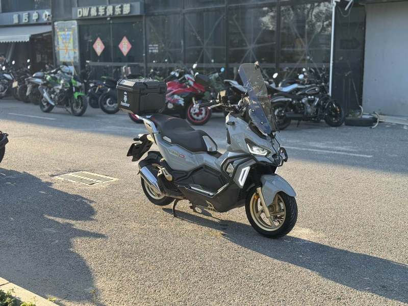 二手三阳哈士奇 Husky ADV150