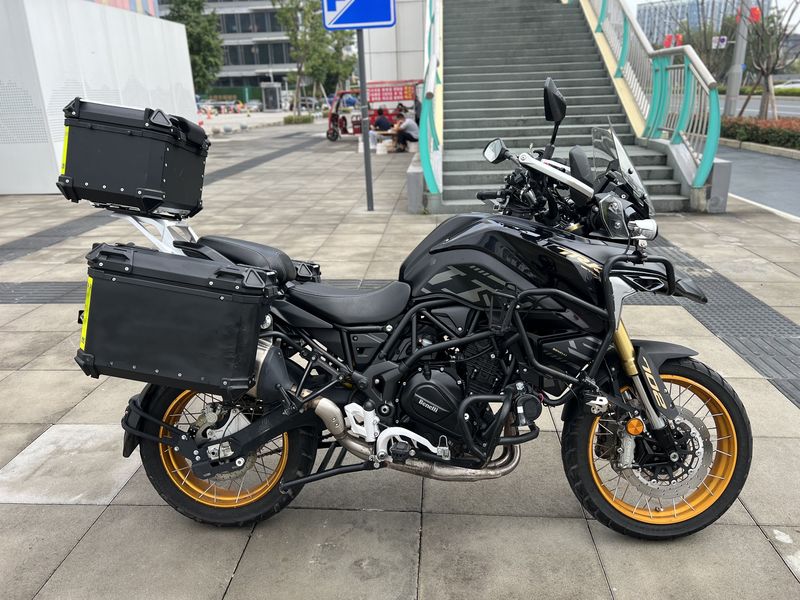 二手贝纳利TRK702