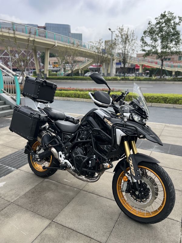 二手贝纳利TRK702