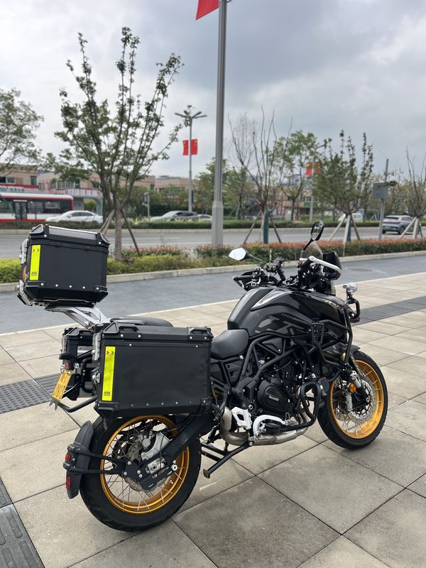 二手贝纳利TRK702