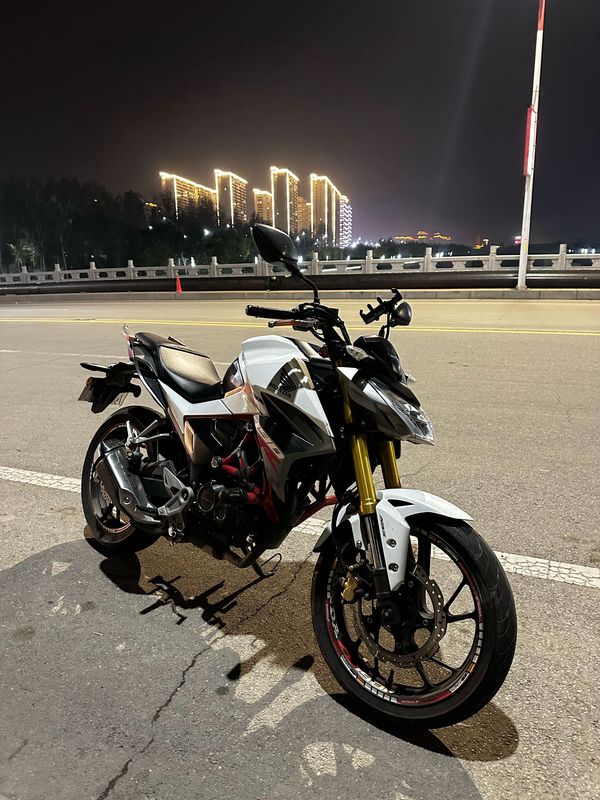 二手五羊本田CB190R 暴锋眼
