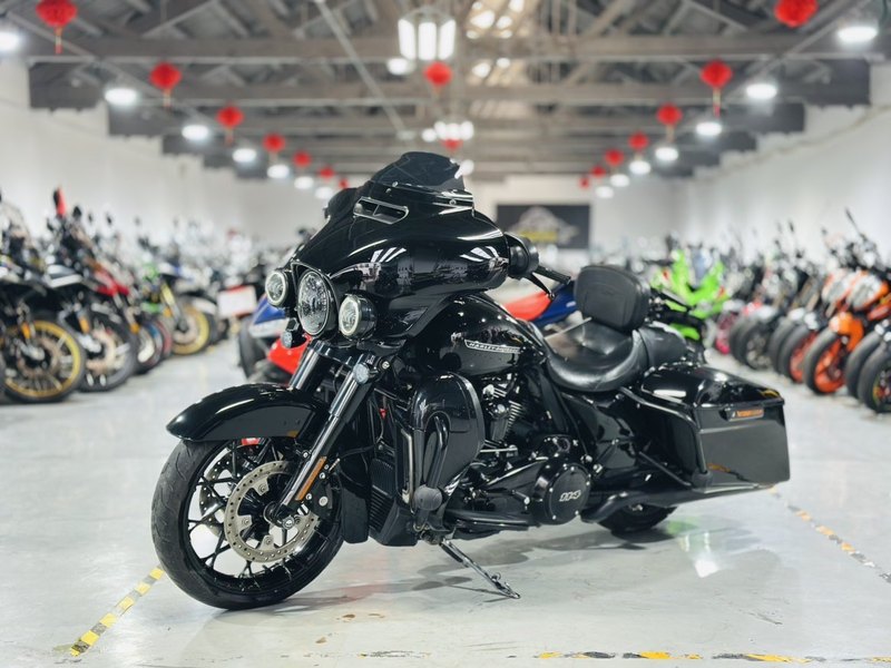 二手哈雷戴维森大道滑翔 Street Glide