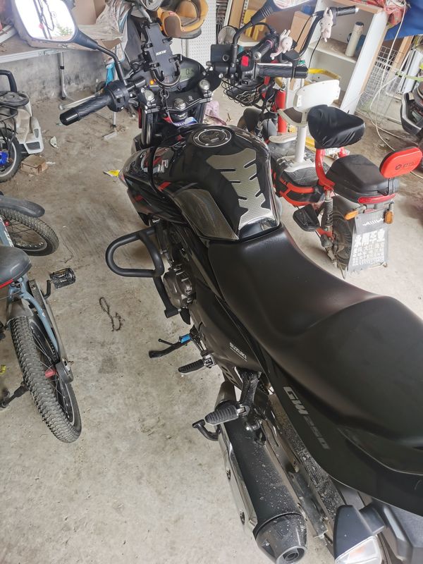 二手豪爵铃木骊驰 GW250