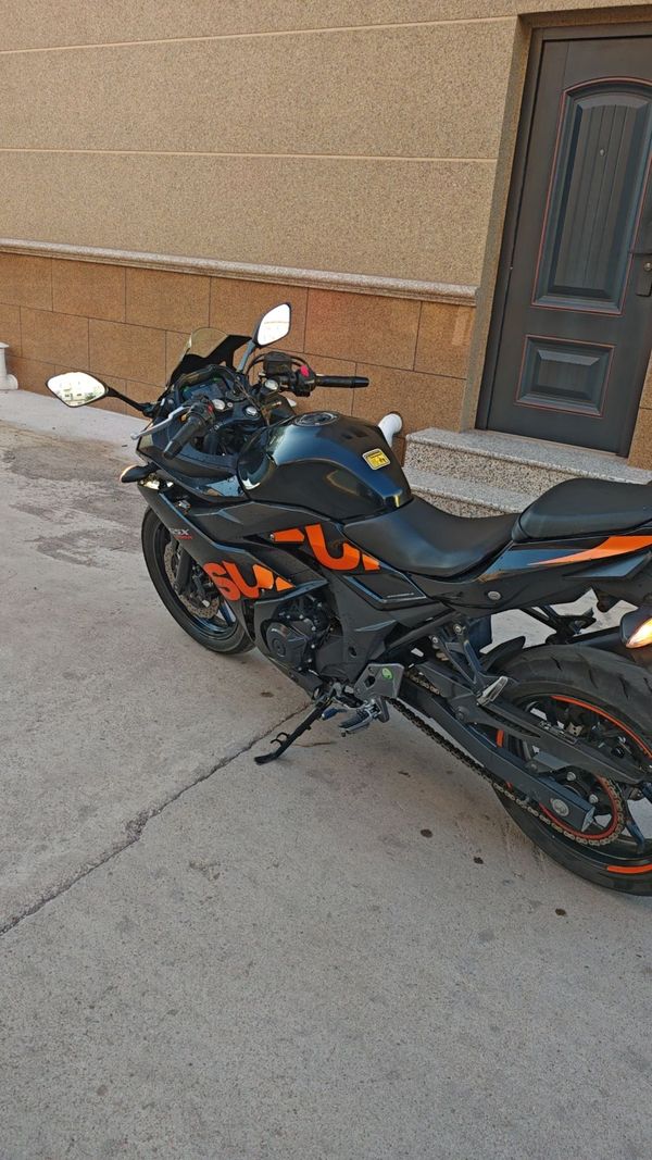 二手豪爵铃木GSX250R