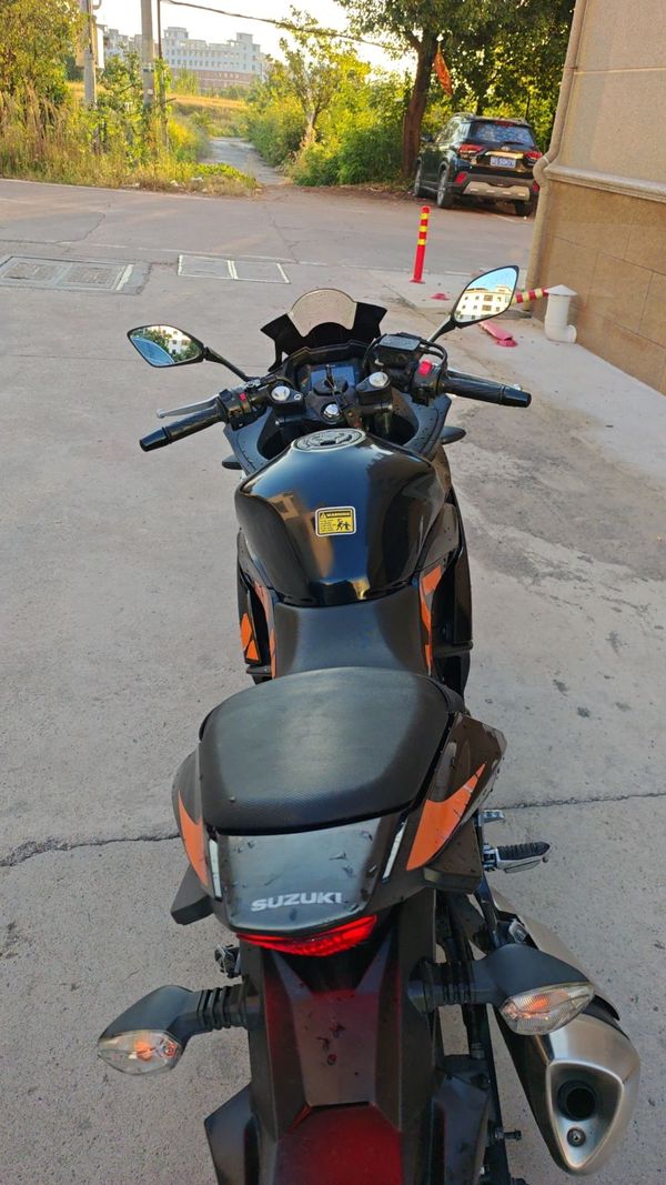 二手豪爵铃木GSX250R