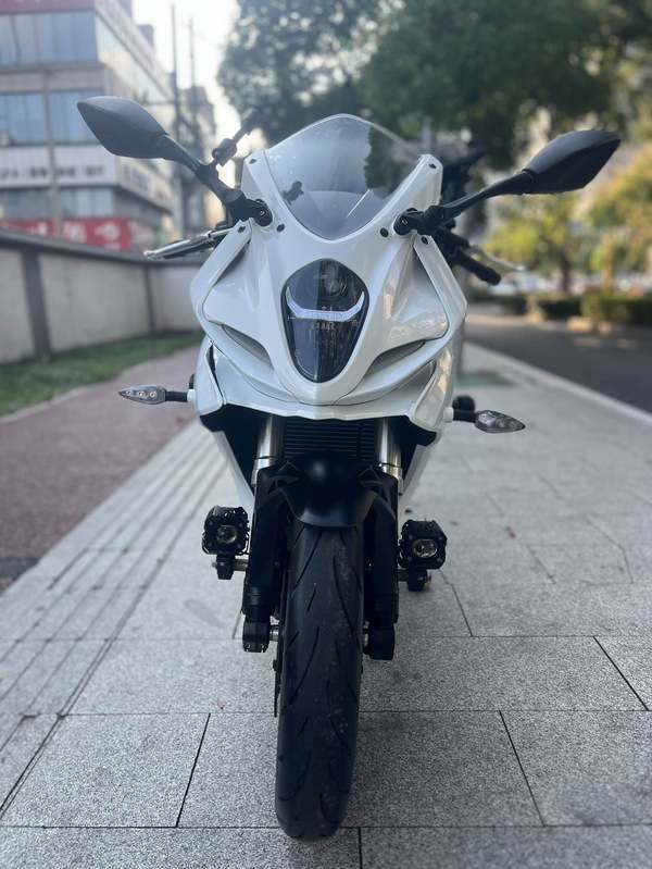 二手贝纳利龙卷风 Tornado 302R