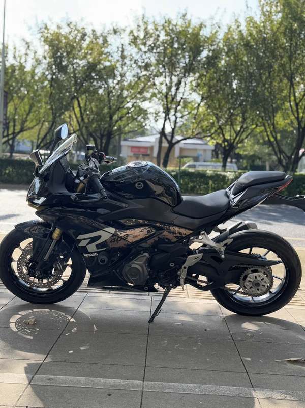 二手贝纳利龙卷风 Tornado 402R