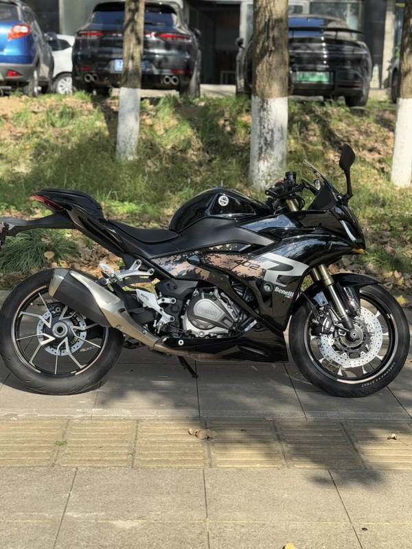 二手贝纳利龙卷风 Tornado 402R