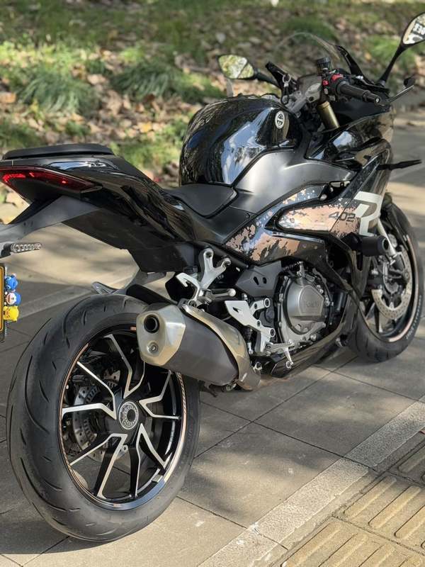 二手贝纳利龙卷风 Tornado 402R