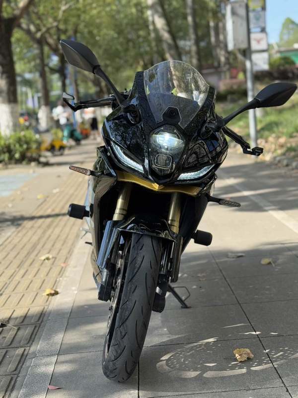 二手贝纳利龙卷风 Tornado 402R