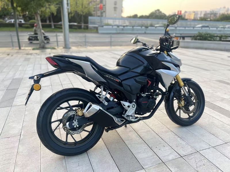 二手五羊本田CB190R 暴锋眼