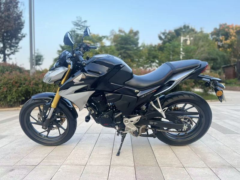 二手五羊本田CB190R 暴锋眼