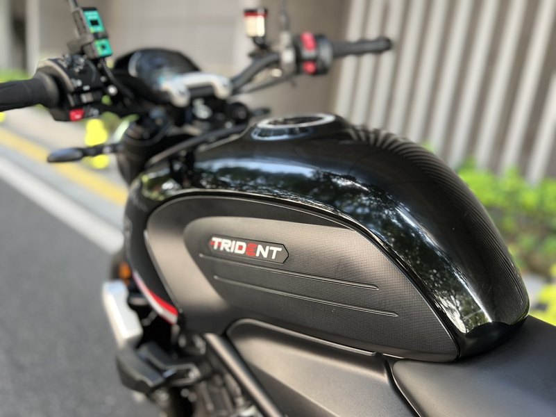 二手凯旋Trident 660
