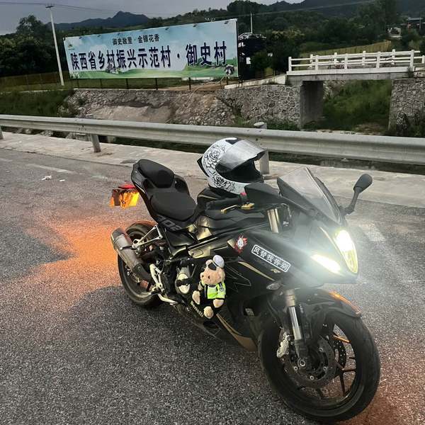 二手贝纳利龙卷风 Tornado 302R