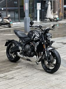 二手凯旋Trident 660