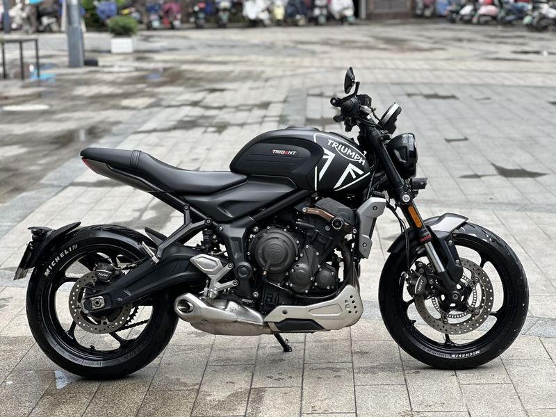 二手凯旋Trident 660