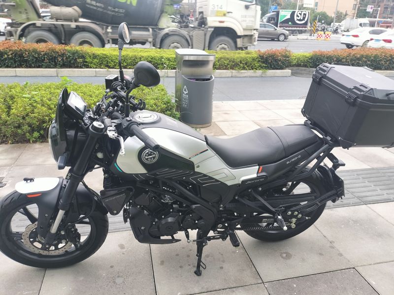 二手贝纳利幼狮 Leoncino 150