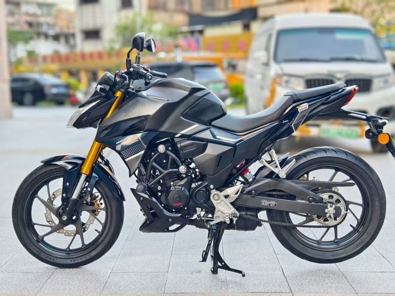 二手五羊本田CB190R 暴锋眼