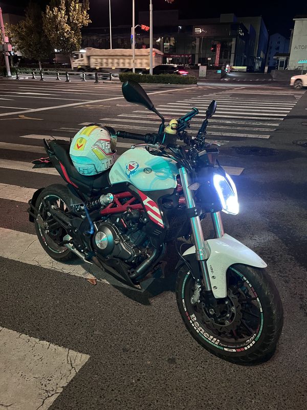 二手贝纳利蓝宝龙BJ300GS