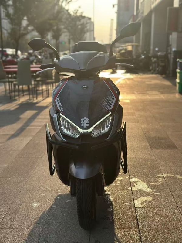 二手QJMOTOR鸿150RS