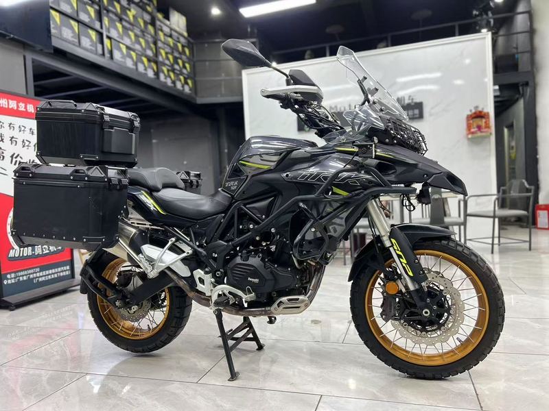 二手贝纳利金鹏 TRK502
