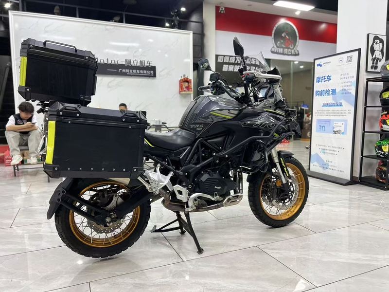 二手贝纳利金鹏 TRK502