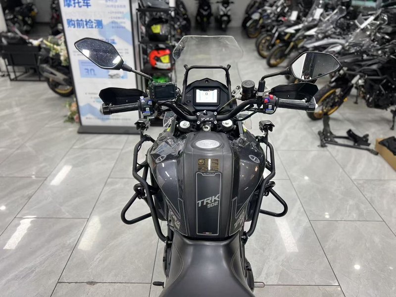 二手贝纳利金鹏 TRK502