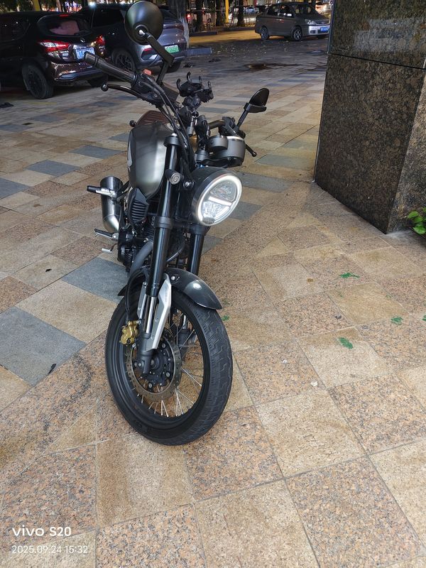 二手五羊本田鸷道 CB190SS