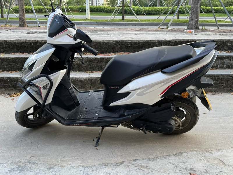 二手新大洲本田裂行 RX125Fi