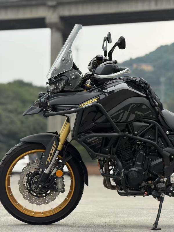 二手贝纳利TRK702