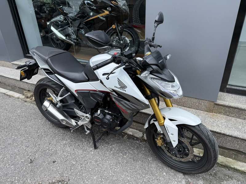 二手五羊本田CB190R 暴锋眼