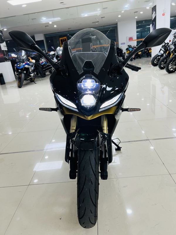 二手贝纳利龙卷风 Tornado 402R