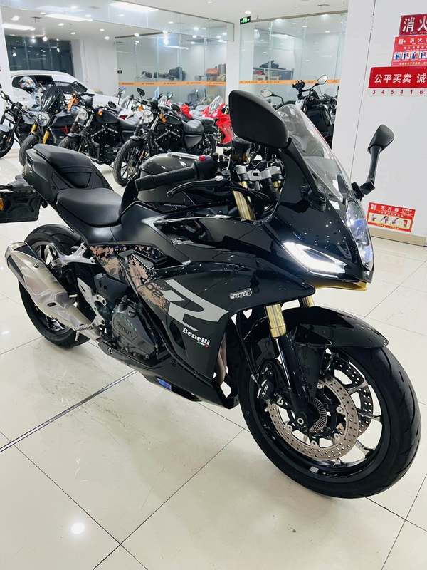 二手贝纳利龙卷风 Tornado 402R